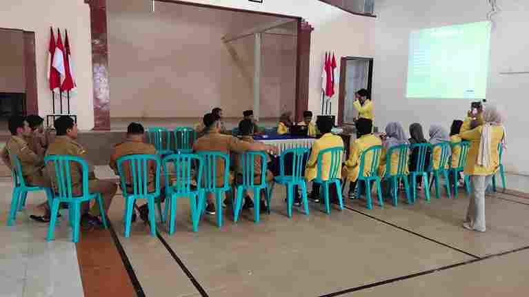 PERKENALAN DAN PEMAPARAN PROGRAM KKN UNES  SEMARANG  DI DESA KLEPU TAHUN 2025